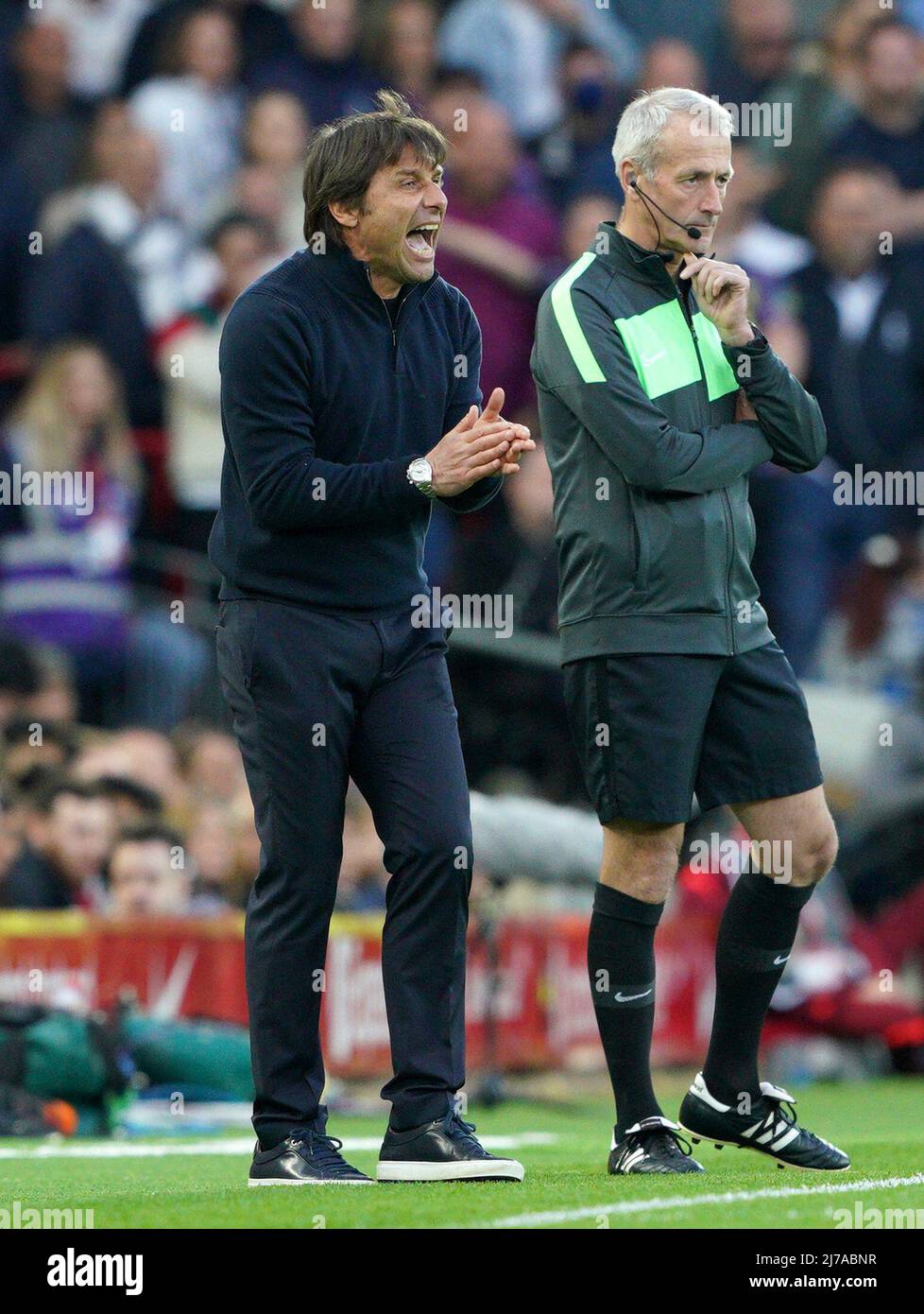 Tottenham Hotspur manager Antonio Conte on the touchline during the ...