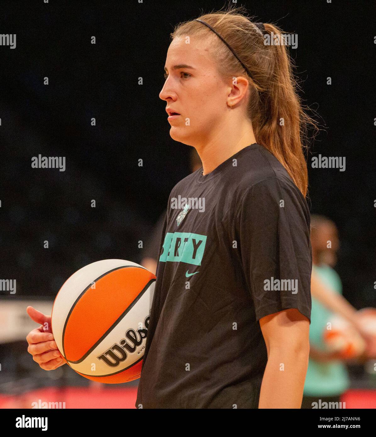 A star is born: Sabrina Ionescu hits buzzer beater to help Liberty  celebrate return to New York - NetsDaily