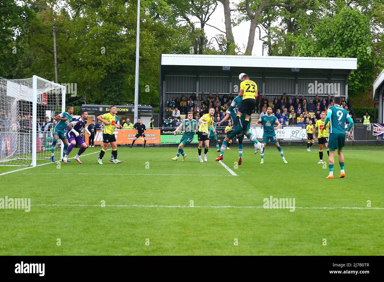 The EnviroVent Stadium, Harrogate, England - 7th May 2022 Rory McArdle (23) of Harrogate with a towering header that hits the post - during the game Harrogate v Sutton, EFL League 2, 2021/22, at The EnviroVent Stadium, Harrogate, England - 7th May 2022  Credit: Arthur Haigh/WhiteRosePhotos/Alamy Live News Stock Photo