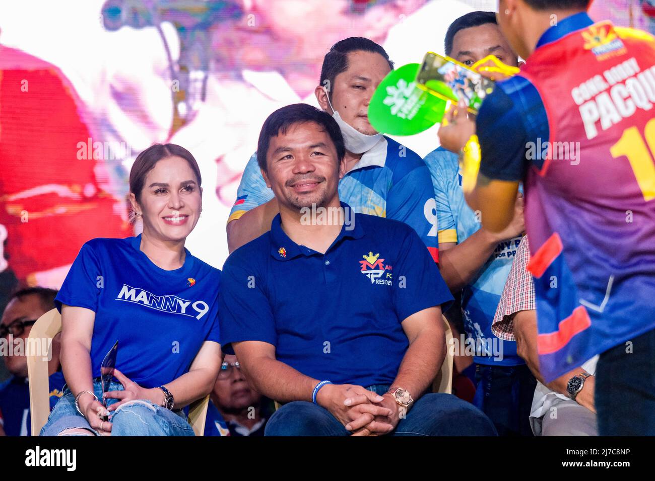 May 7, 2022, Singapore, Singapore, Singapore: Presidential candidate Senator MANNY PACQUIAO and wife, JINKEE PACQUIAO smiles for a picture on stage during his final campaign rally in General Santos City, Philippines, May 7 2022. (Credit Image: © Maverick Asio/ZUMA Press Wire) Stock Photo