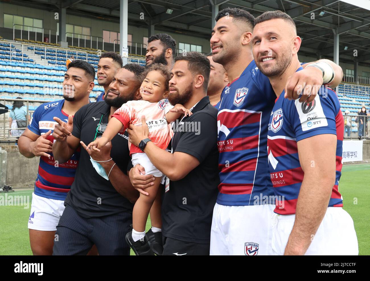 May 8, 2022, Tokyo, Japan Hanazono Kintetsu Liners players pose for
