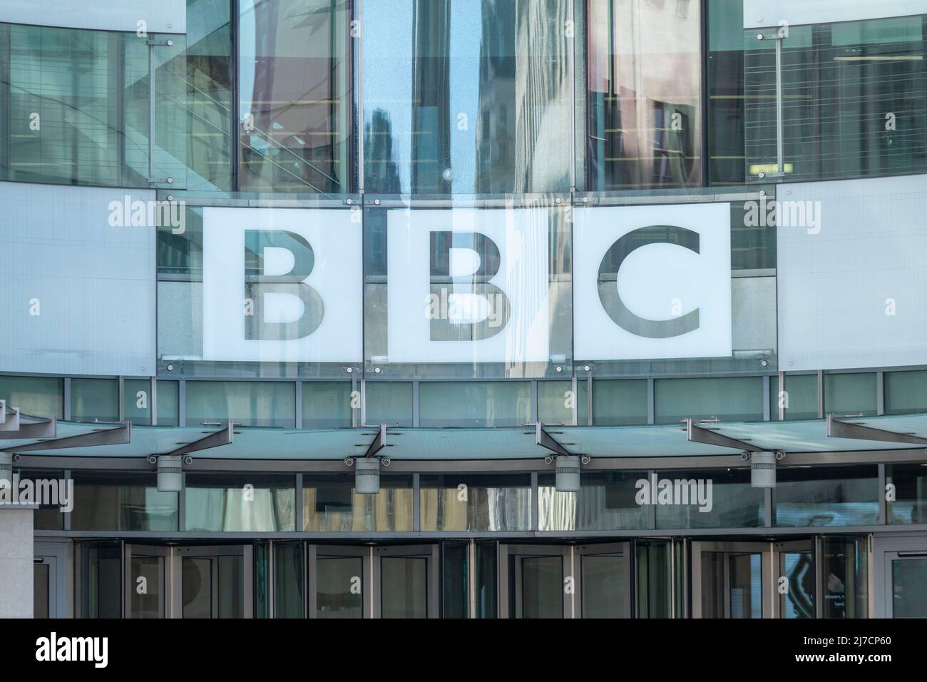 A general view of the BBC Broadcasting House at Langham Place.   Image shot on the 8th May 2022.  © Belinda Jiao   jiao.bilin@gmail.com 07598931257 ht Stock Photo