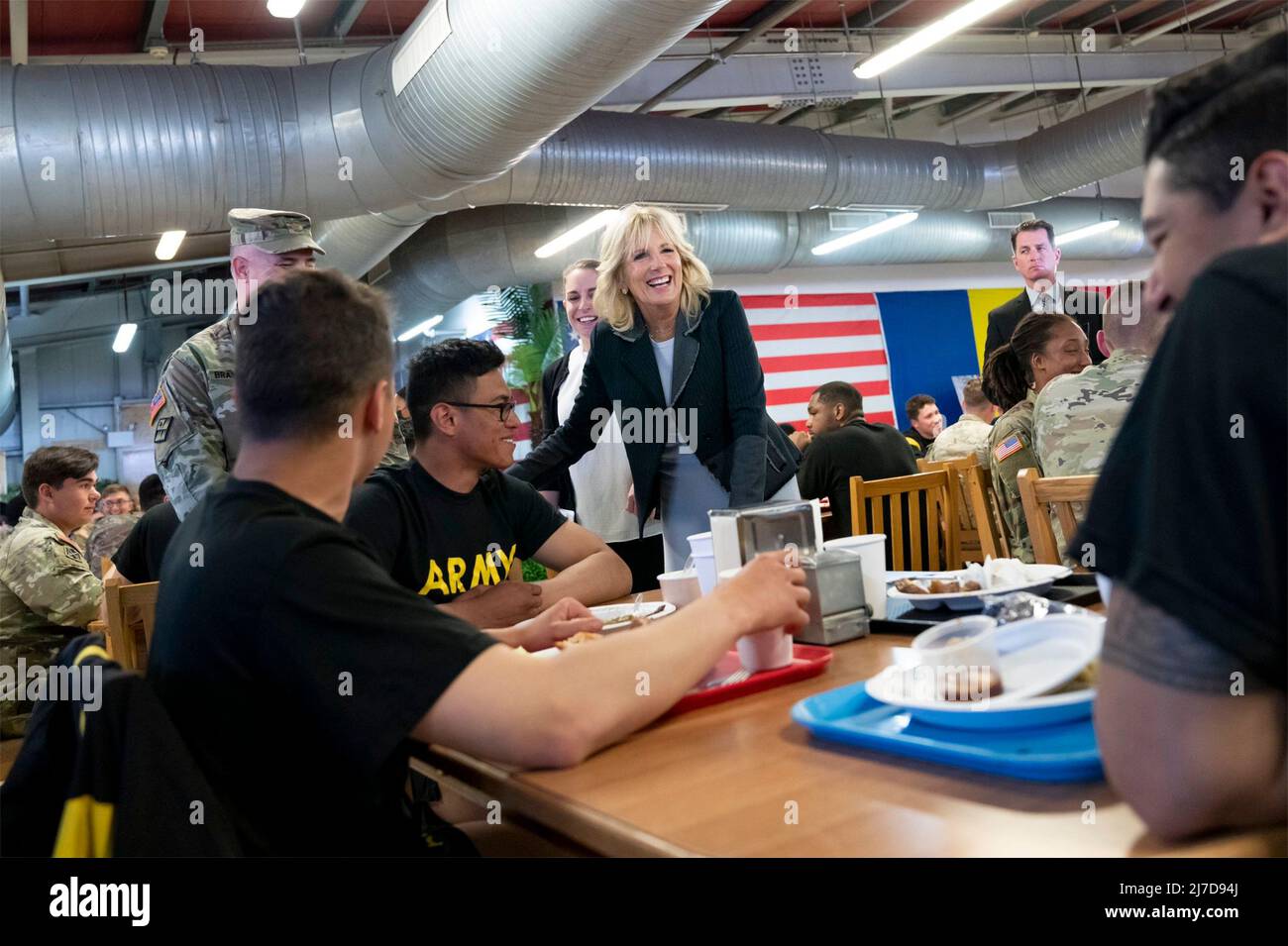 Mihail Kogalniceanu, Romania. 06 May, 2022. U.S. First Lady Jill Biden, visits with U.S. soldiers stationed at Mihail Kogalniceanu Air Base, May 6, 2022 in Mihail Kogalniceanu, Romania.  Credit: Cameron Smith/White House Photo/Alamy Live News Stock Photo