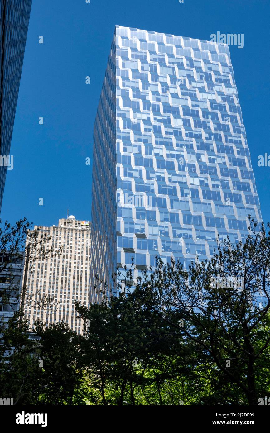 International Gem Tower at 50 West 47th Street, New York City, USA  2022 Stock Photo