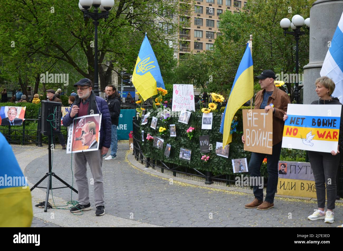 Demonstrators gathered at Union Square, New York City to show solidarity for Ukraine on May 8, 2022. Stock Photo