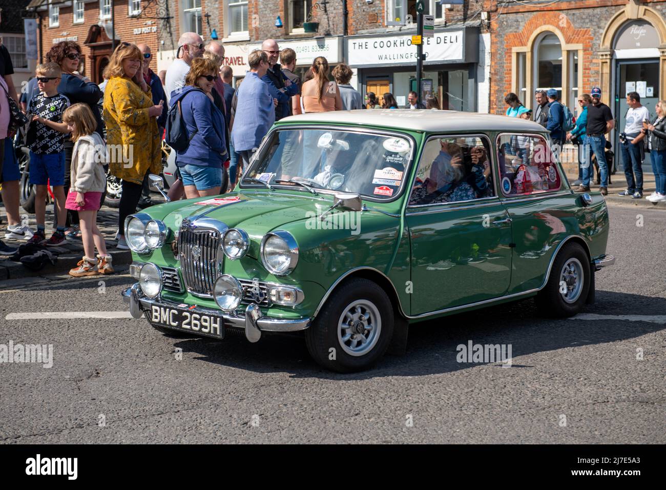 Wallingford Car Rally, 2022 Parade around the Market square Stock