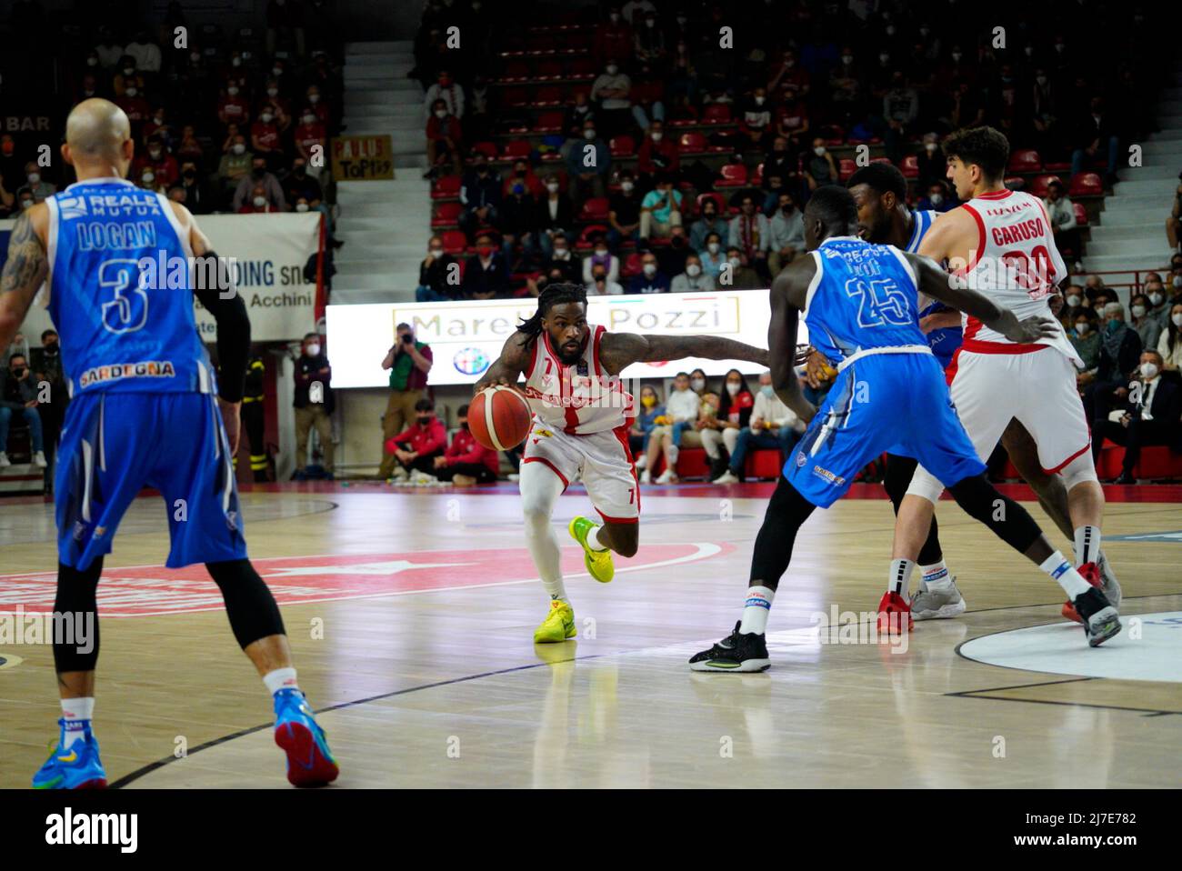 Enerxenia Arena, Varese, Italy, May 08, 2022, Beane attack on Caruso’s