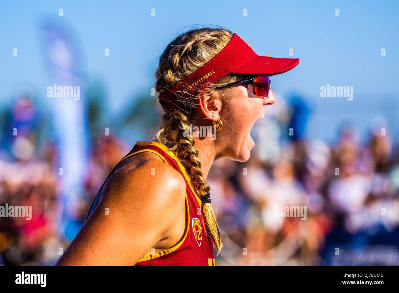May 8, 2022, Gulf Shores, Alabama, USA: CAROLINE SCHAFER celebrates from the sideline during the NCAA Beach Volleyball National Championship dual between USC and Florida State. (Credit Image: © Matthew Smith/ZUMA Press Wire) Stock Photo