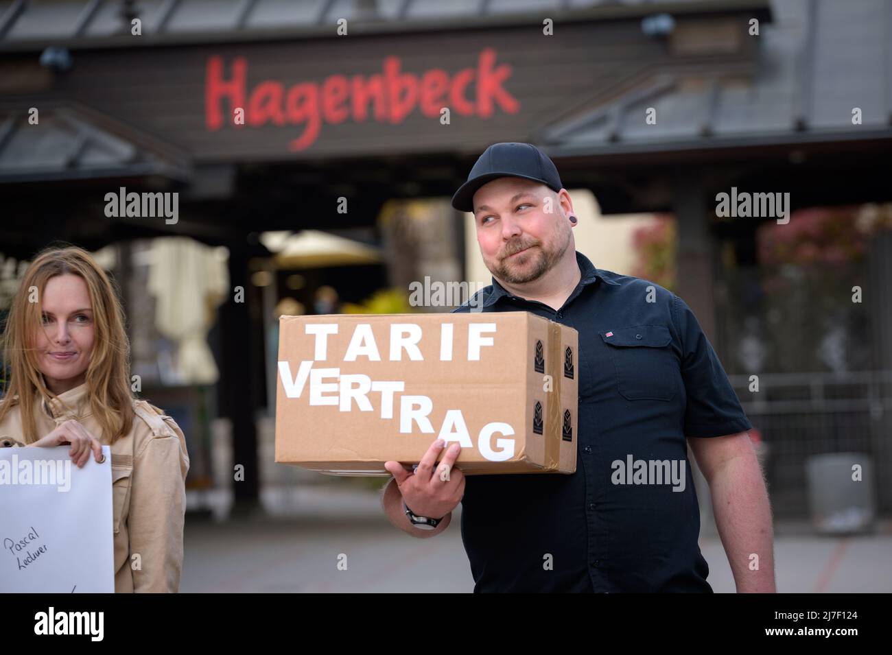 28 April 2022, Hamburg Pascal Lechner, branch secretary for the 