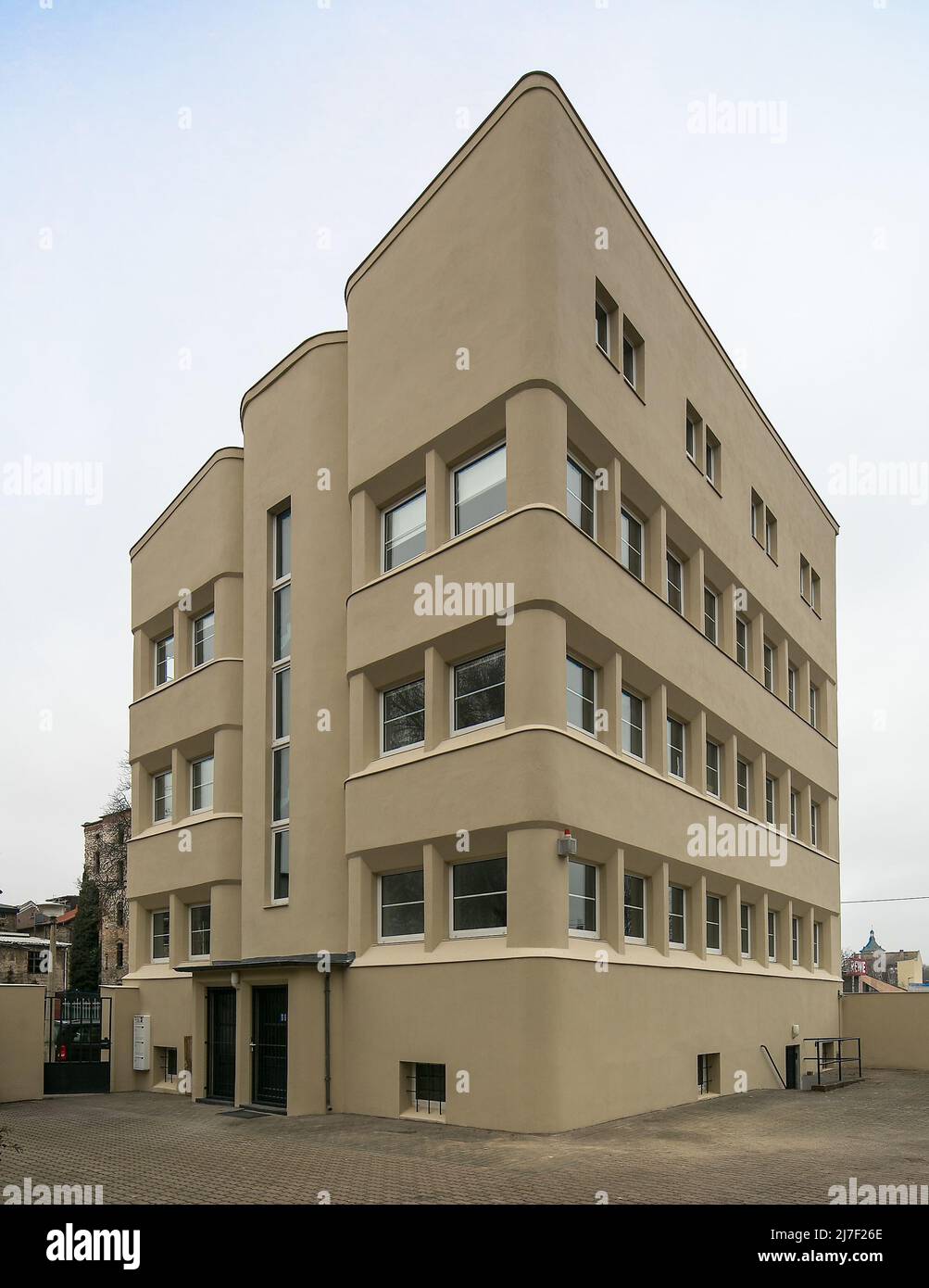 Halle S  Haus Forsterstraße 29  2958  ehem Kontorhaus Sernau erbaut 1921-22 von Martin Knauthe und Alfred Gellhorn Eingang in den 1930er Jahren veränd Stock Photo