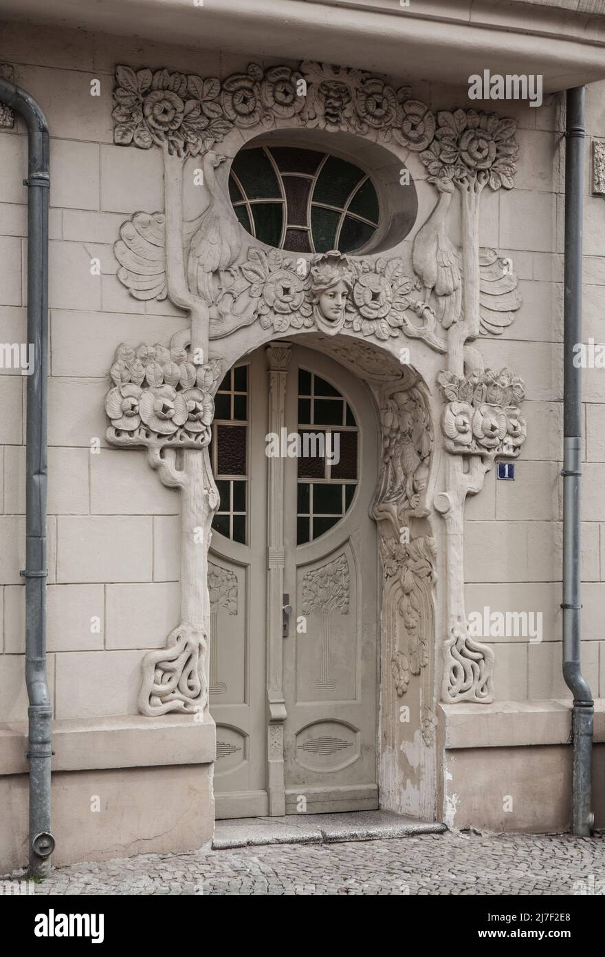 Halle S  Wittekindstraße 1  8281  erbaut 1906 Jugendstilportal Stock Photo