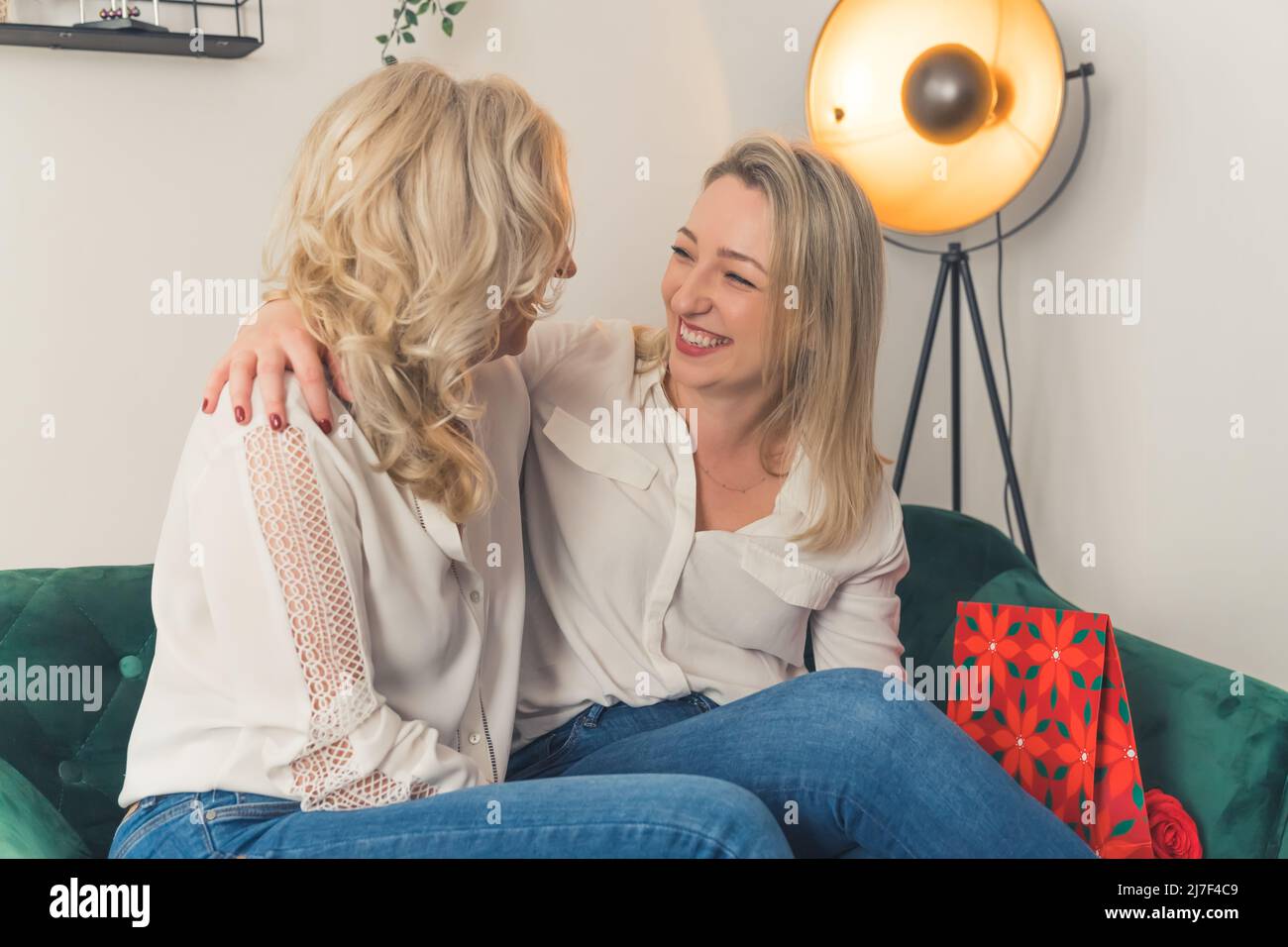 Millennial mom hi-res stock photography and images - Alamy