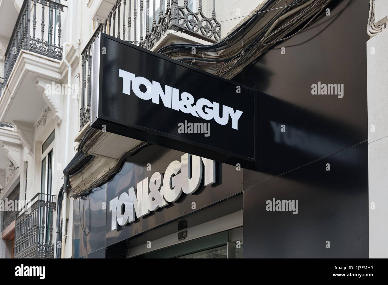 Toni and guy hi-res stock photography and images - Alamy