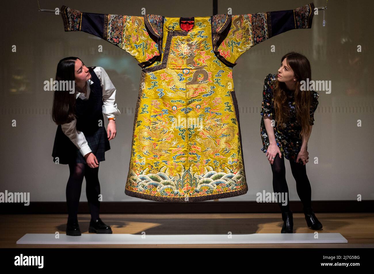 A chinese silk robe hi-res stock photography and images - Alamy