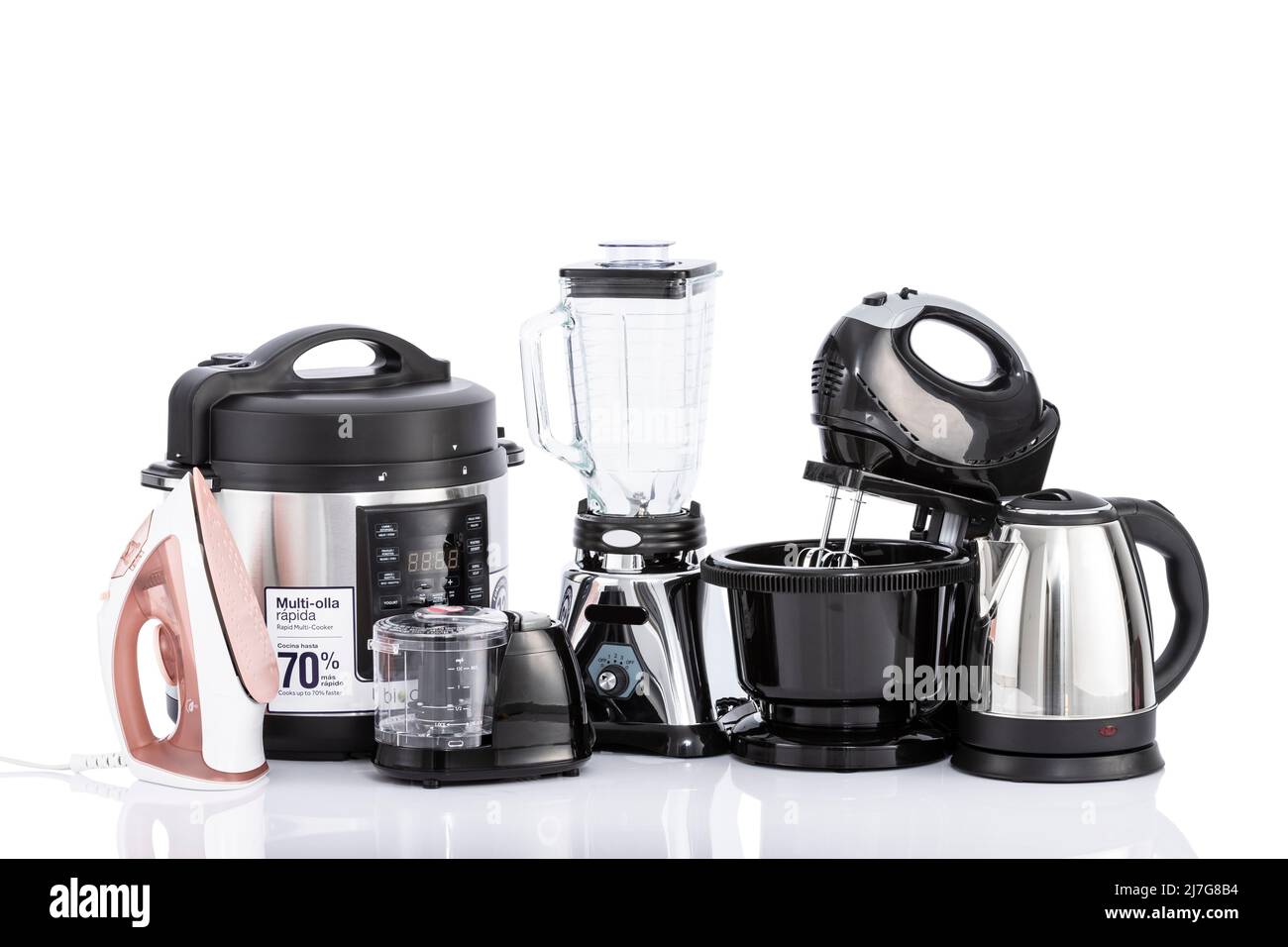Premium Photo  Kitchen appliances set. white blender, toaster, coffee  machine, meat ginder, food mixer and coffee grinder on an orange  background. 3d rendering