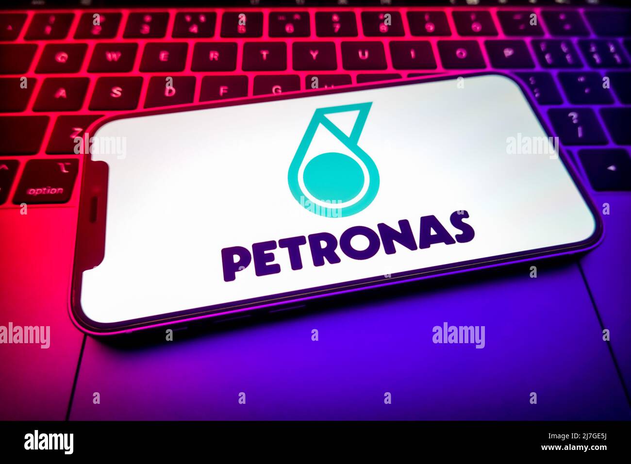 China. 08th May, 2022. In this photo illustration, a Petronas logo seen displayed on a smartphone screen. (Photo by Sheldon Cooper/SOPA Images/Sipa USA) Credit: Sipa USA/Alamy Live News Stock Photo