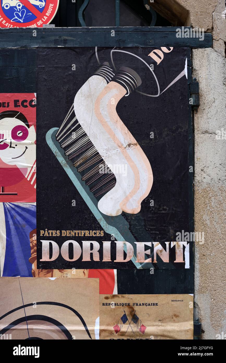 Old Poster or Vintage Poster Advertising Dorident Toothpaste (c 1940) Stock Photo