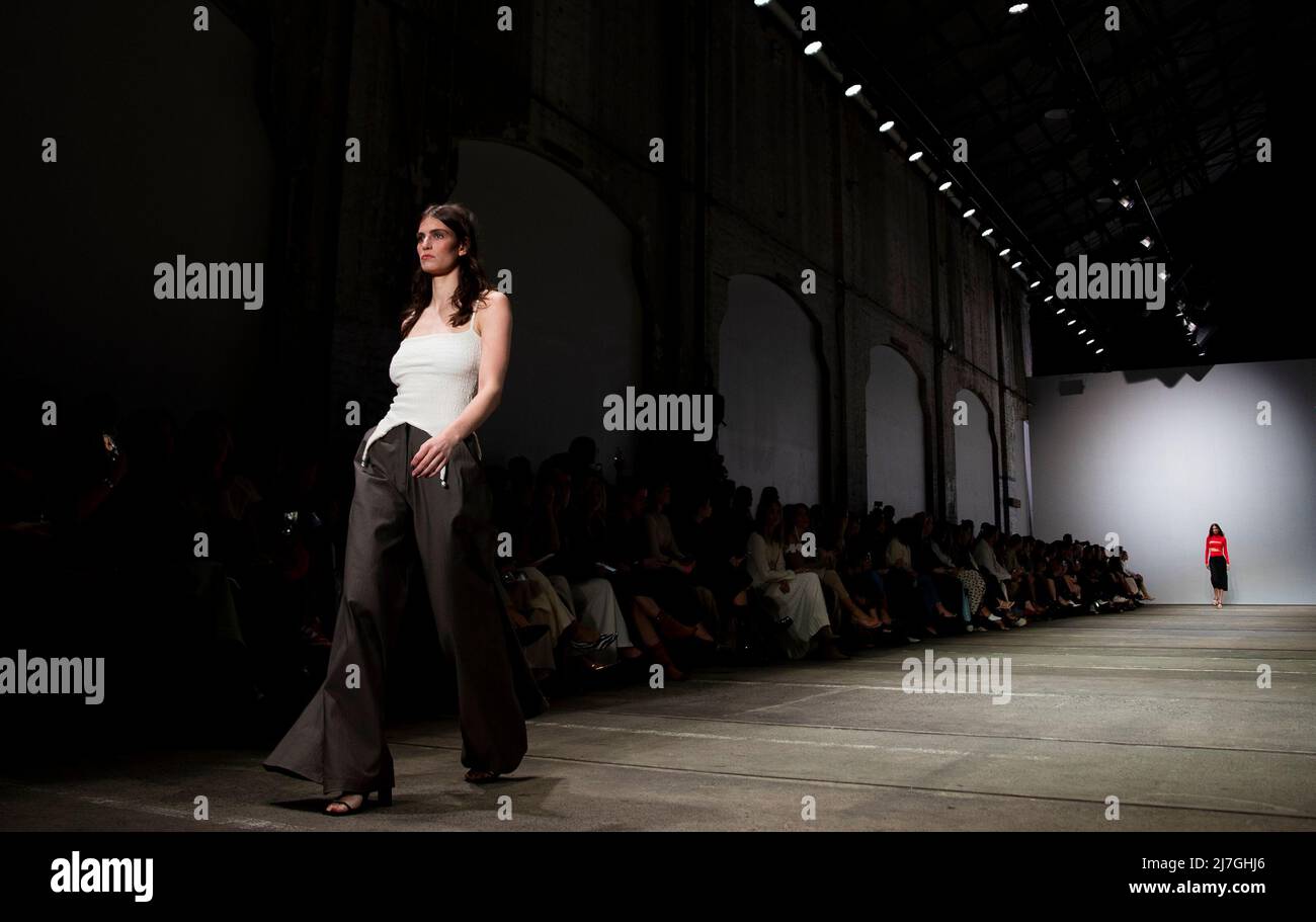 Sydney, Australia. 9th May, 2022. Models walk on catwalk during the Afterpay Australian Fashion Week (AAFW) in Sydney, Australia, on May 9, 2022. The AAFW kicked off on Monday with an array of local brands showcasing their resort collections in Sydney. Credit: Bai Xuefei/Xinhua/Alamy Live News Stock Photo