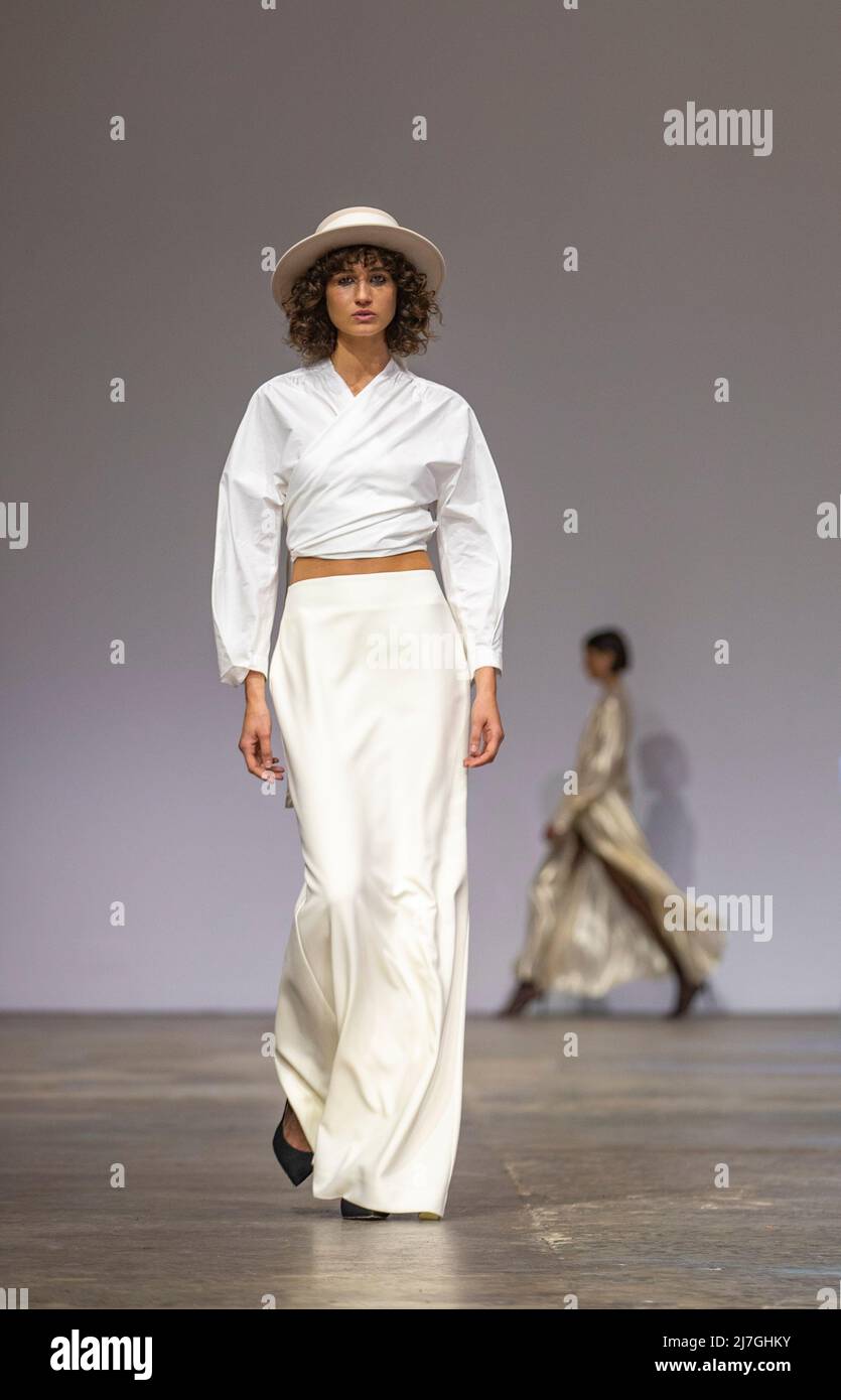 Sydney, Australia. 9th May, 2022. Models walk on catwalk during the Afterpay Australian Fashion Week (AAFW) in Sydney, Australia, on May 9, 2022. The AAFW kicked off on Monday with an array of local brands showcasing their resort collections in Sydney. Credit: Bai Xuefei/Xinhua/Alamy Live News Stock Photo