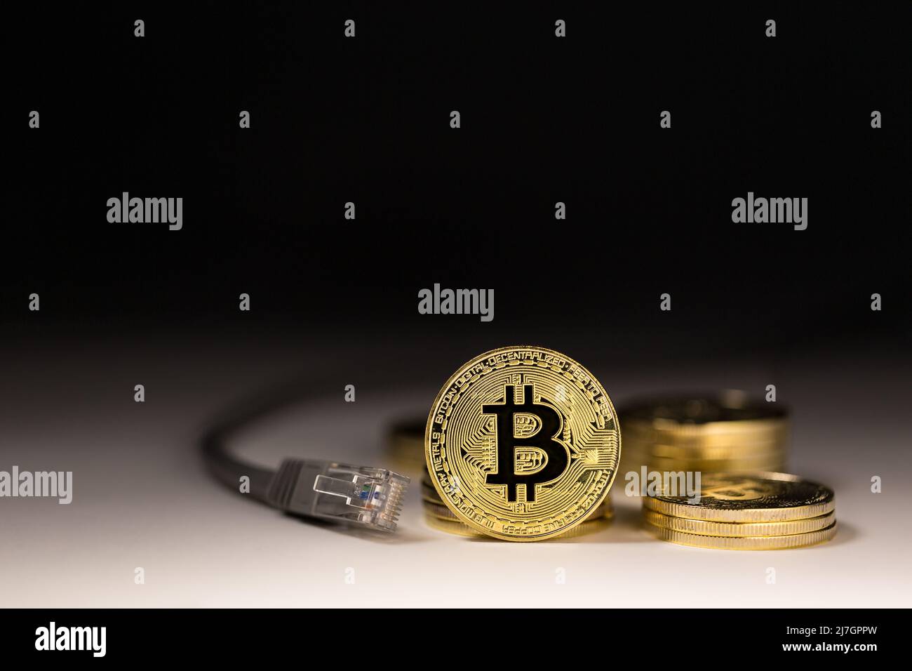 Bitcoin alternative coins hi-res stock photography and images - Alamy