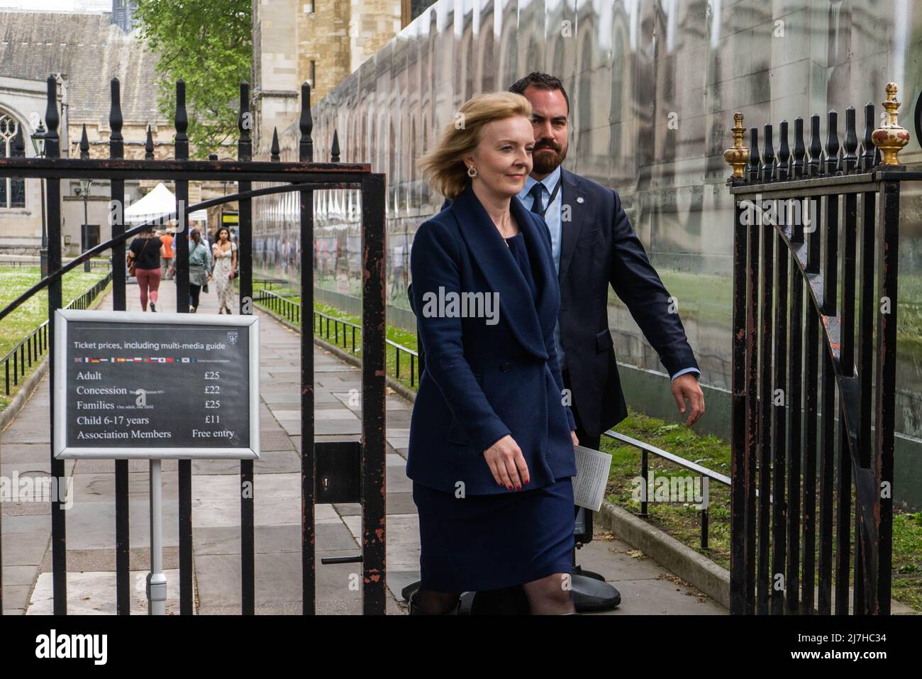 London UK, 9 May 2022. Elizabeth Truss, Secretary of State for Foreign and Commonwealth Affairs leaves St Margaret's church, Westminster after a thanksgiving church service to honour James Brokenshire MP who served as Northern Ireland secretary and died on 7 October 2021 after being diagnosed with cancer. Credit. amer ghazzal/Alamy Live News Stock Photo