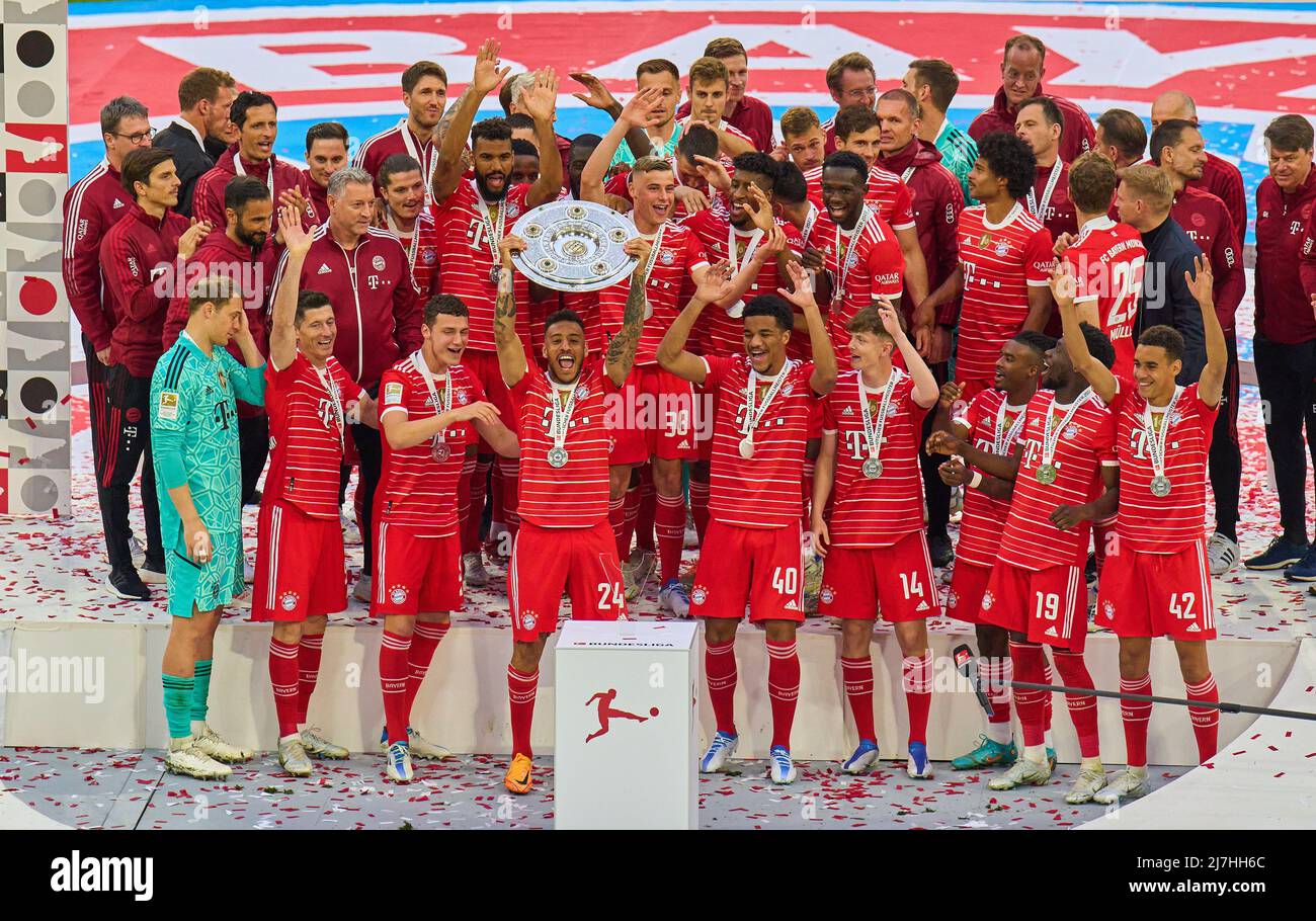 Munich, Germany, 08/05/2022, Winner ceremony with Corentin TOLISSO, FCB 24  and trophy after the match FC BAYERN MÜNCHEN - VFB STUTTGART 2-2 1.German  Football League on Mai 08, 2022 in Munich, Germany.