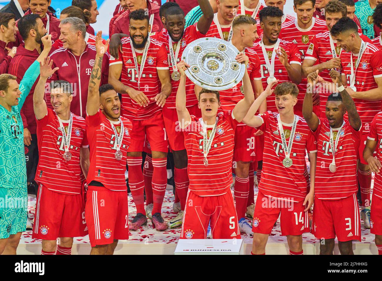 Munich, Germany, 08/05/2022, Winners ceremony with Benjamin PAVARD, FCB 5  after the match FC BAYERN MÜNCHEN - VFB STUTTGART 2-2 1.German Football  League on Mai 08, 2022 in Munich, Germany. Season 2021/2022,