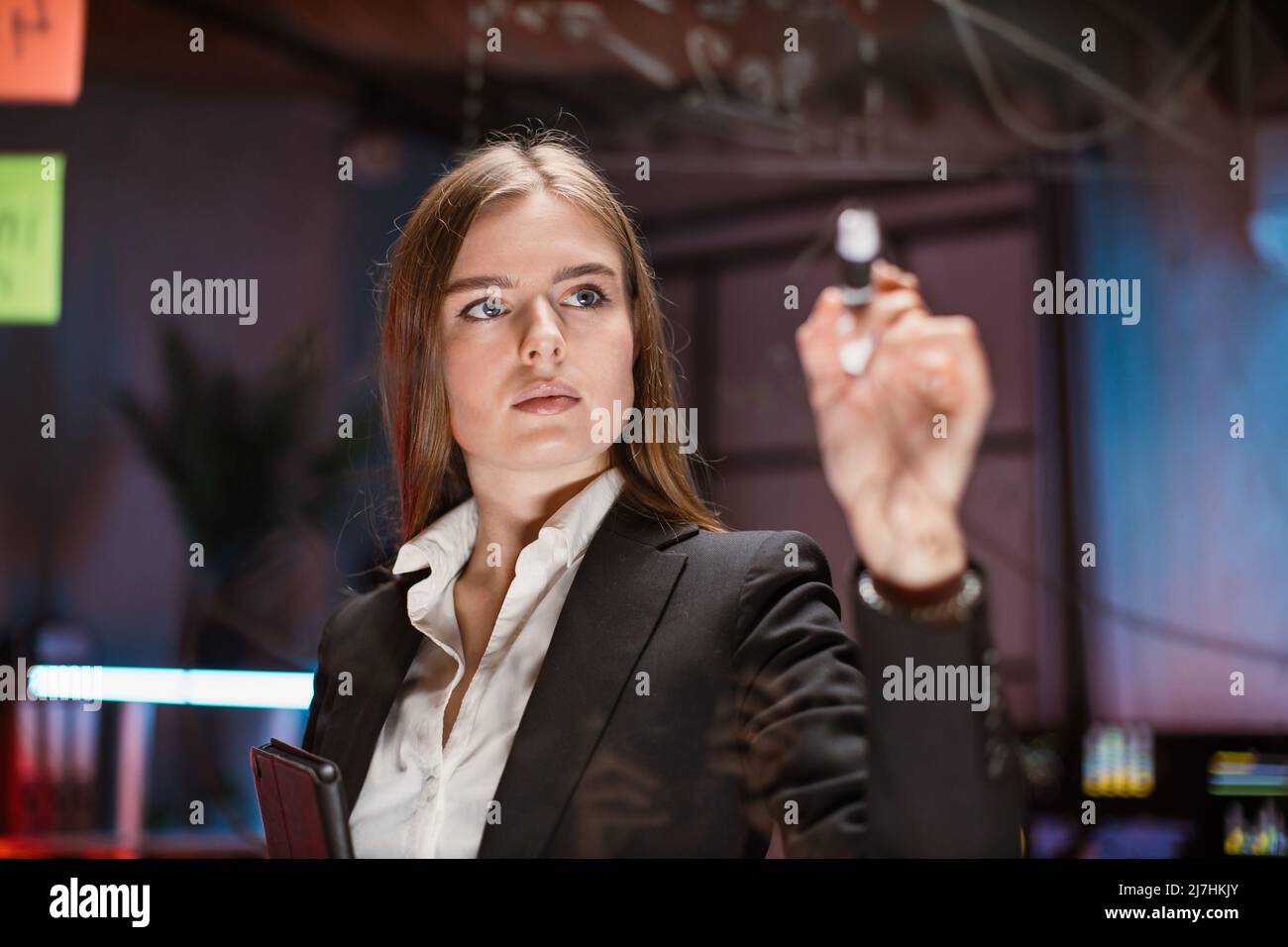 Analyzing data on tablet coach hi-res stock photography and images - Alamy