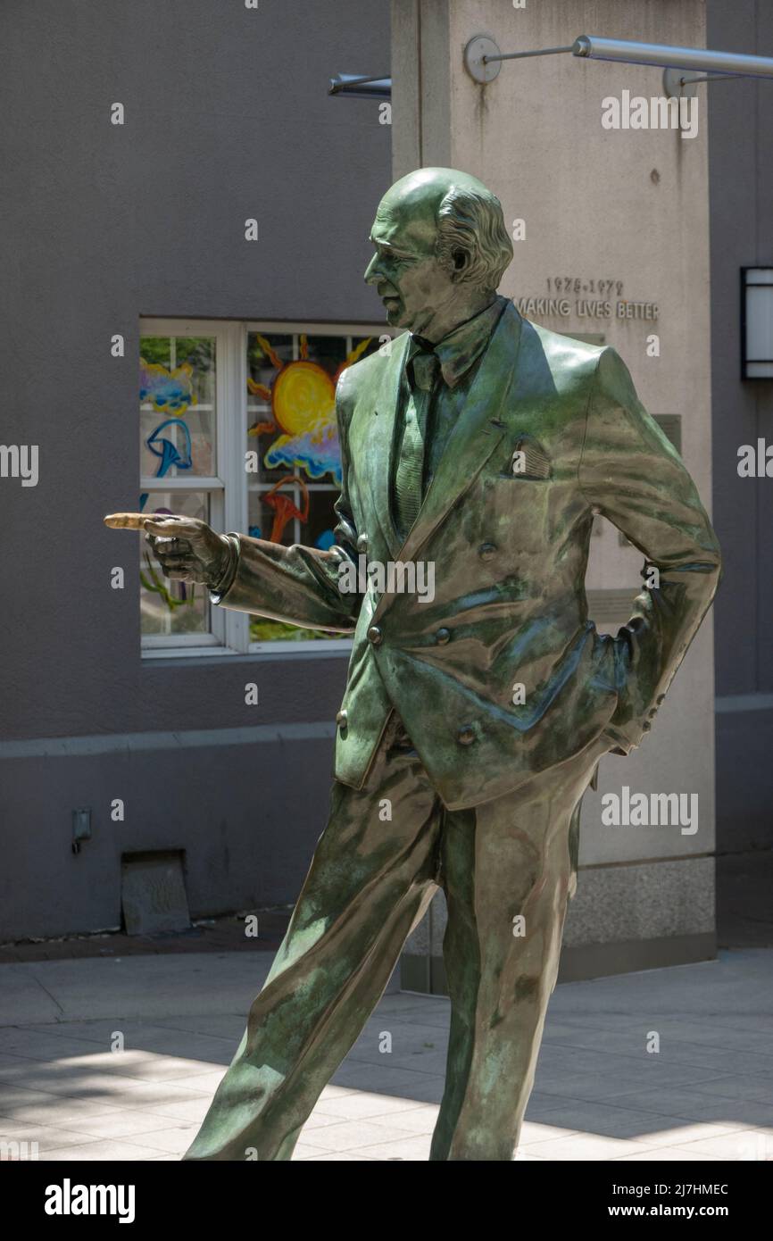 Max Heller statue in front of NOMA Flats Plaza downtown Greenville SC Stock Photo Alamy
