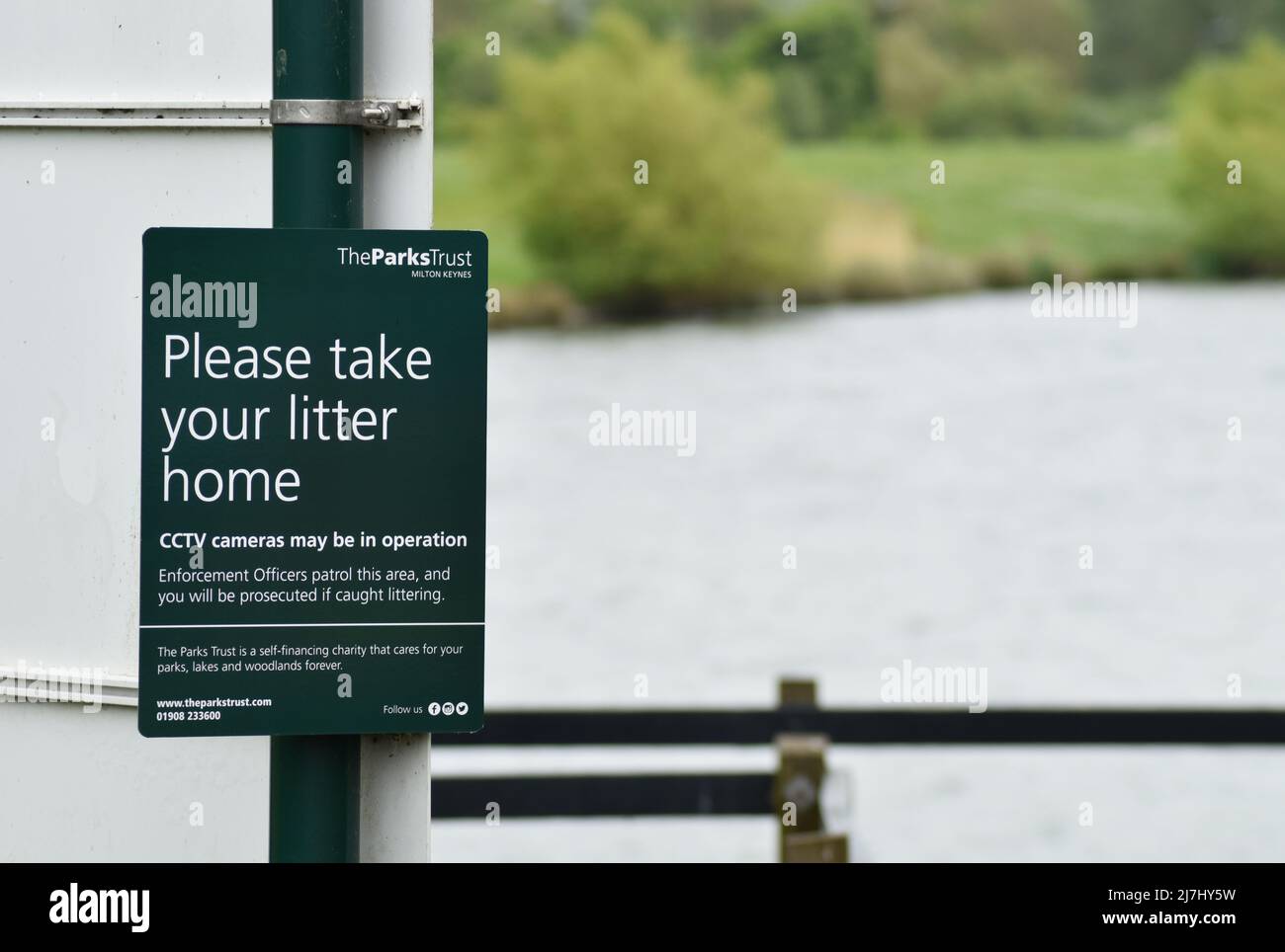 Sign at Willen Lake, Milton Keynes: 'Please take your litter home'. Stock Photo