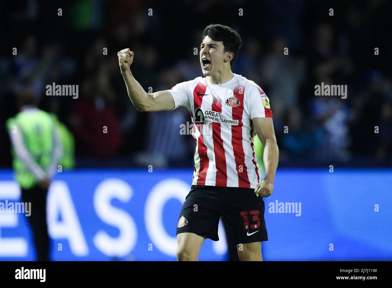 Sheffield, England, 9th May 2022.   Luke O’Nien of Sunderland celebrates after the Sky Bet League 1 match at Hillsborough, Sheffield. Picture credit should read: Isaac Parkin / Sportimage Stock Photo