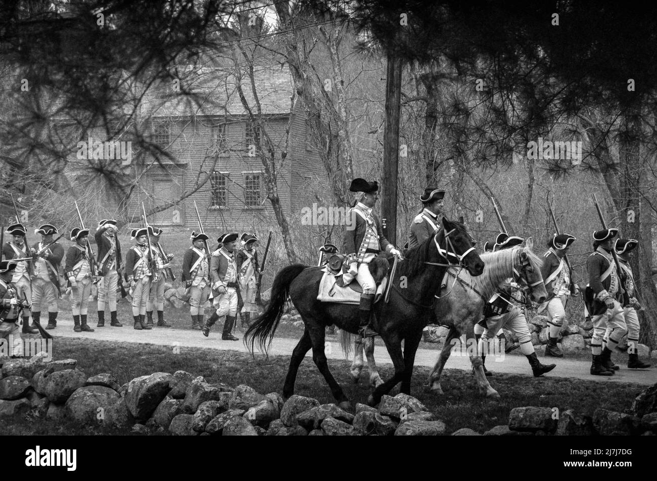 British redcoat uniform Black and White Stock Photos & Images - Alamy