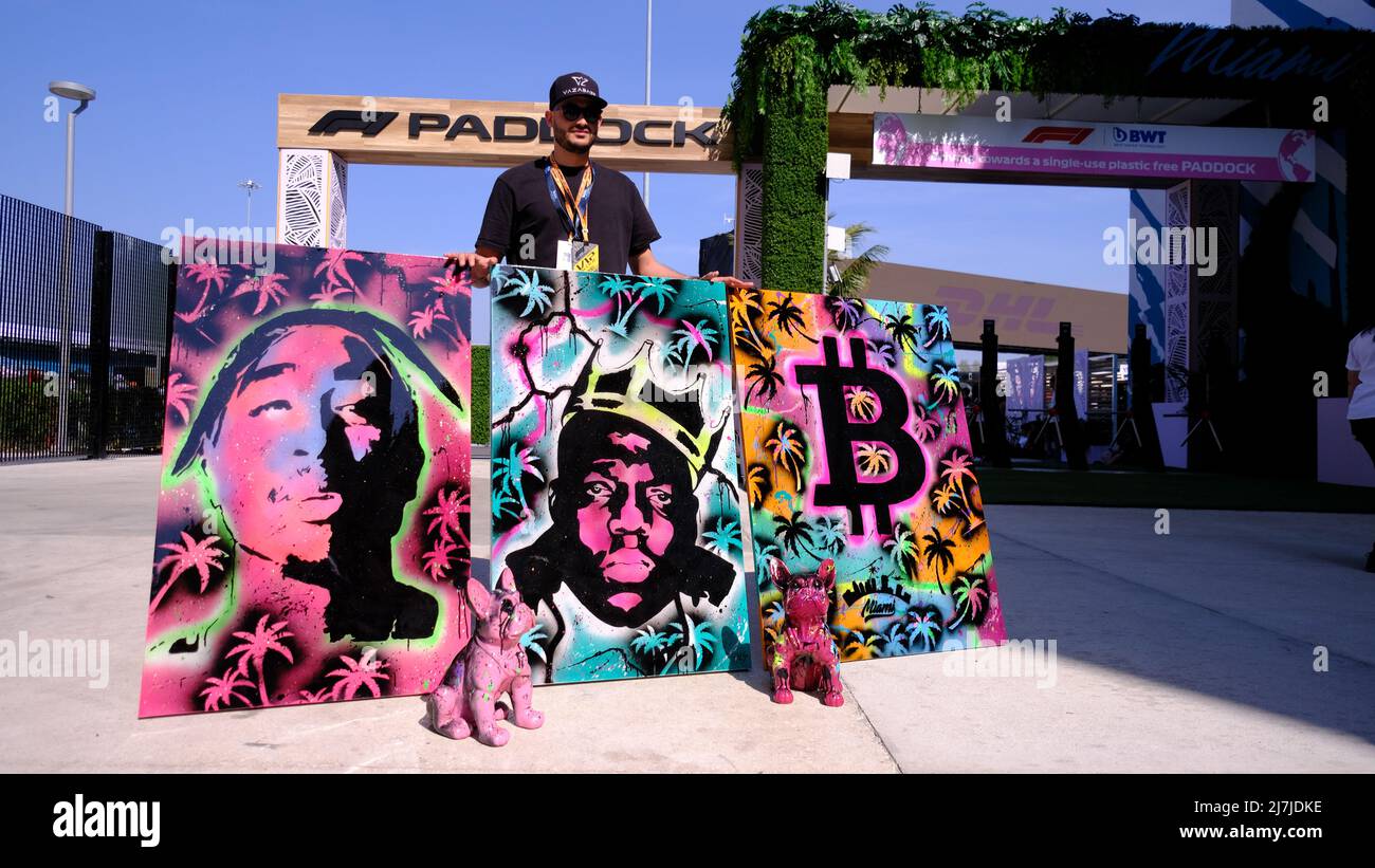 May 6th, 2022: Local Miami Artist Vazabase during the Formula 1 Crypto.com  Miami Grand Prix in Miami, FL . Jason Pohuski/CSM Stock Photo - Alamy