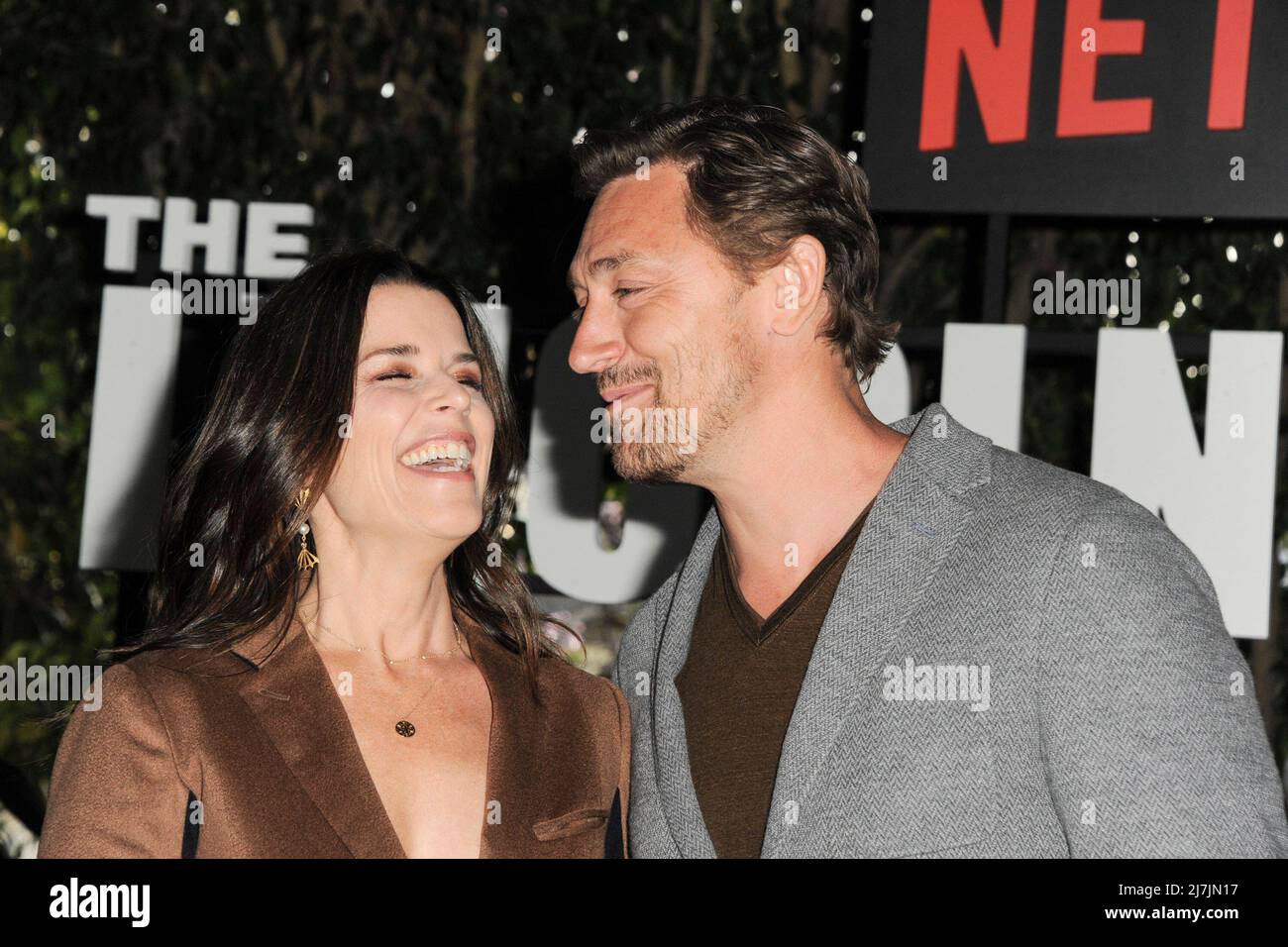 Los Angeles Ca 9th May 22 Jj Field Neve Campbell At Arrivals For The Lincoln Lawyer Series Premiere The London West Hollywood Los Angeles Ca May 9 22 Credit Elizabeth Goodenough Everett Collection Alamy