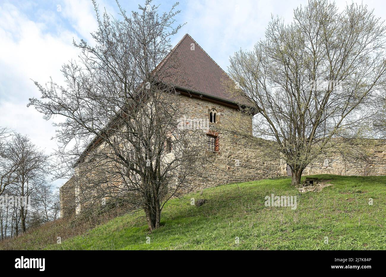 Zeitz Kloster Posa Bildnr 1150 Hospiz bzw Gästehaus erb Anf 12 Jh mit rekonstruiertem romanischem Biforium im Südgiebel profaniert 1573 Ansicht v SSW Stock Photo
