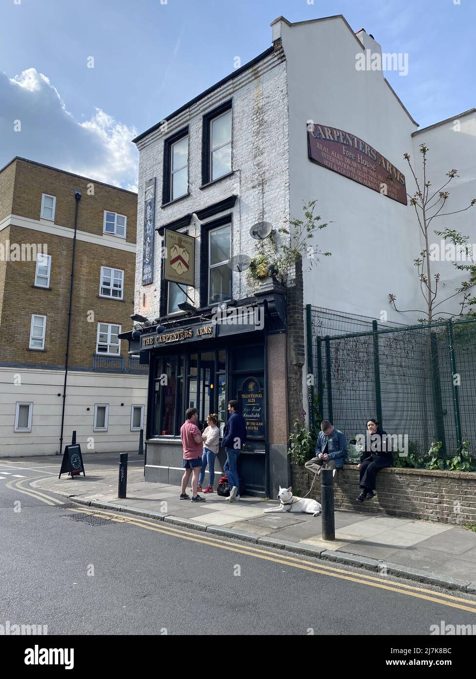 Bethnal green pub hires stock photography and images Alamy