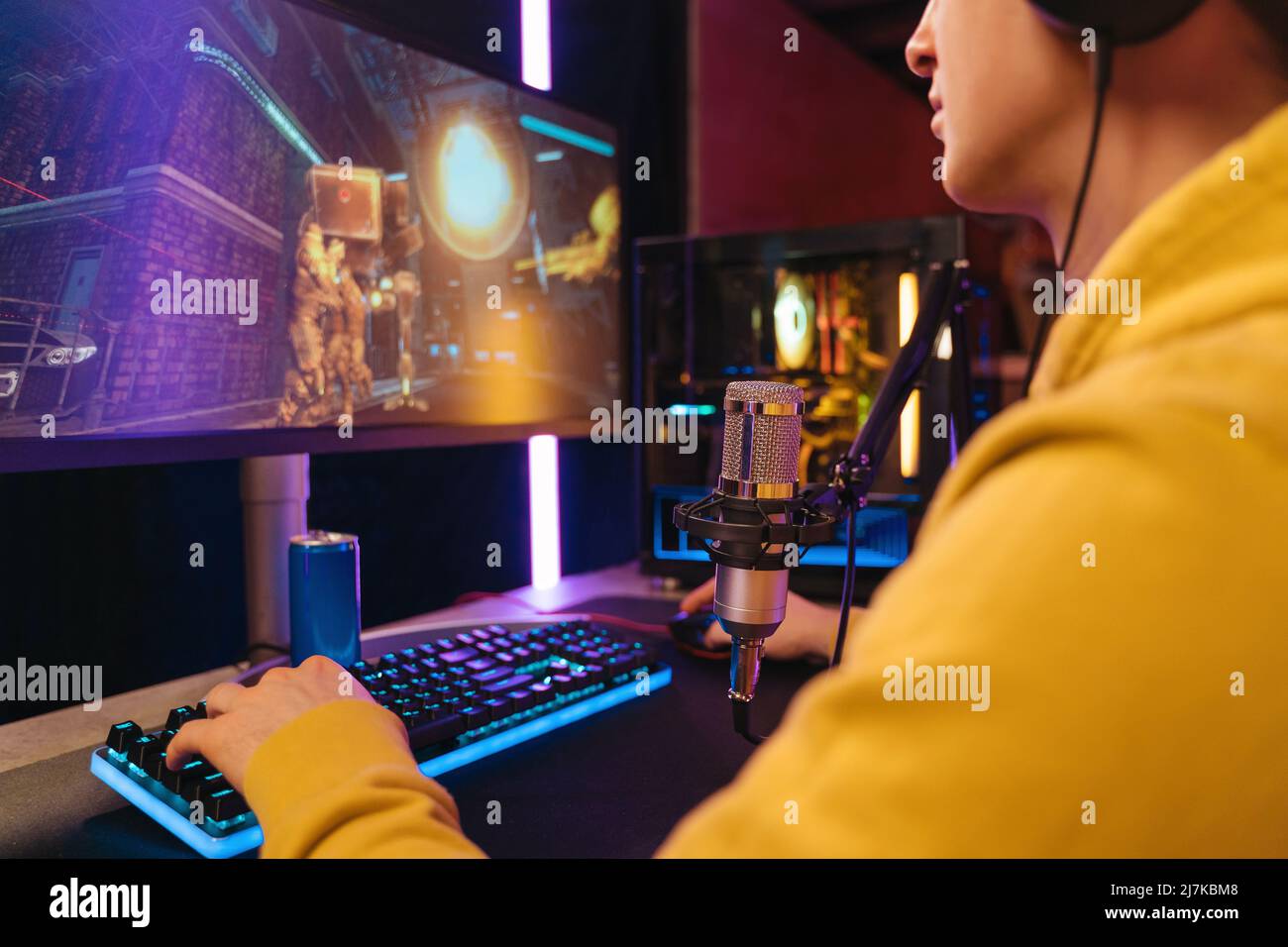 Lagos, Portugal: February 2021; Young boy playing the online game platform,  Roblox on a PC at home Stock Photo - Alamy