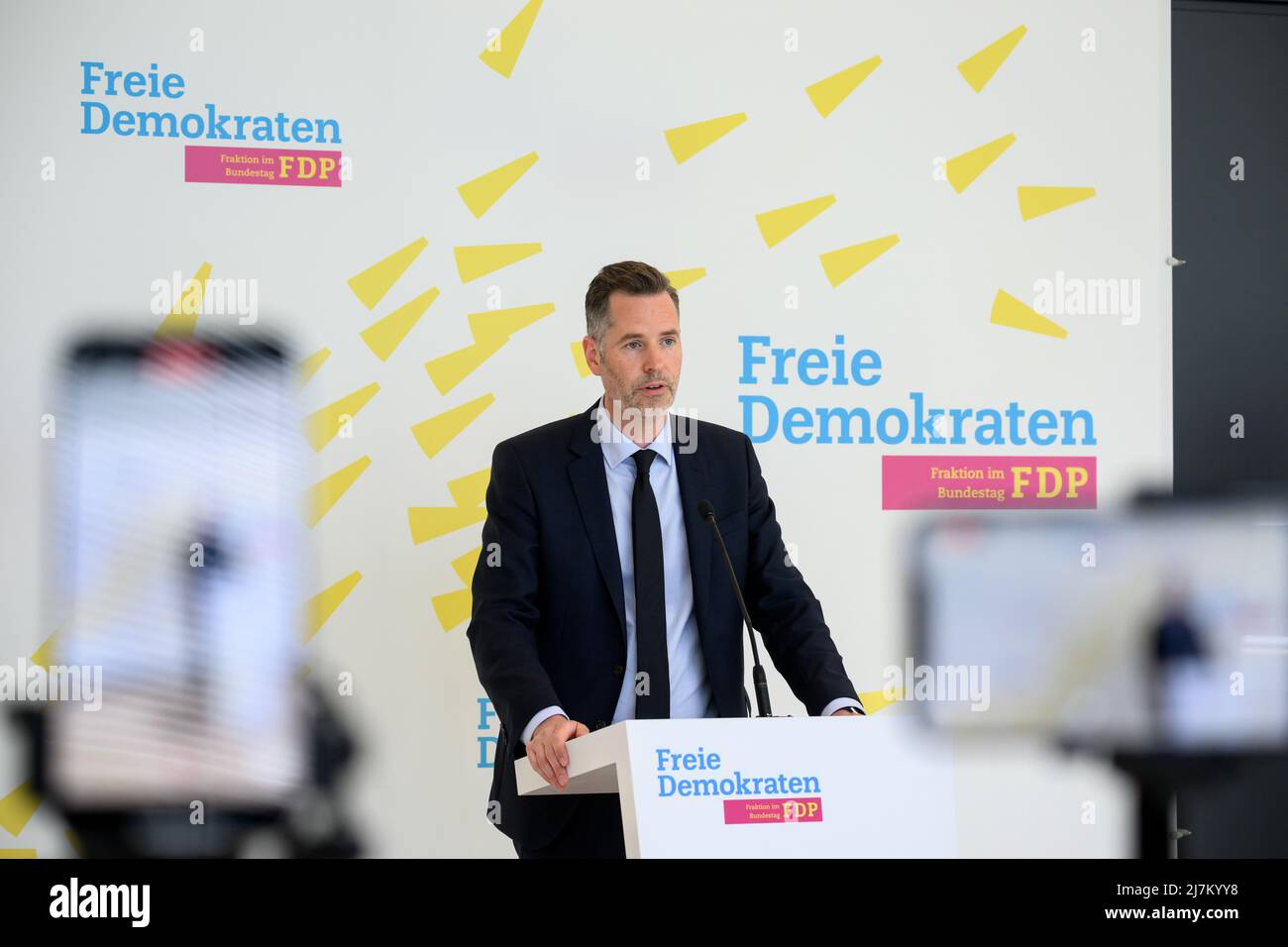 Berlin, Germany. 10th May, 2022. Christian Dürr, Chairman of the FDP parliamentary group in the German Bundestag, comments ahead of the Free Democrats' parliamentary group meeting in the German Bundestag. Credit: Bernd von Jutrczenka/dpa/Alamy Live News Stock Photo