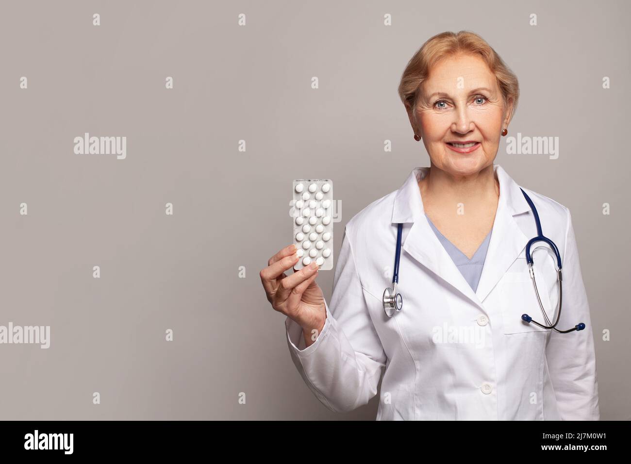 Happy female medic showing hi-res stock photography and images - Alamy