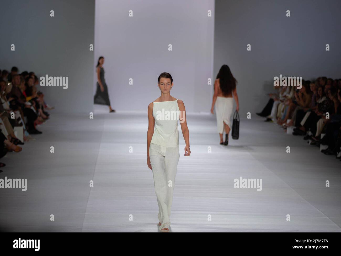 Sydney, Australia. 10th May, 2022. Models walk on catwalk during the Afterpay Australian Fashion Week (AAFW) in Sydney, Australia, on May 10, 2022. The AAFW kicked off on Monday with an array of local brands showcasing their resort collections in Sydney. Credit: Hu Jingchen/Xinhua/Alamy Live News Stock Photo