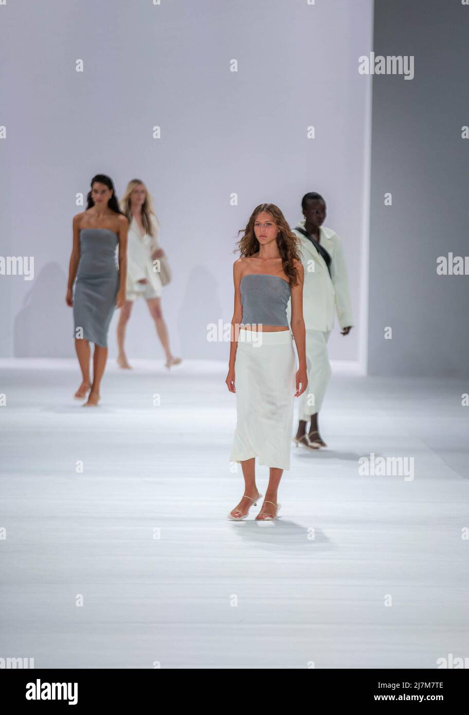 Sydney, Australia. 10th May, 2022. Models walk on catwalk during the Afterpay Australian Fashion Week (AAFW) in Sydney, Australia, on May 10, 2022. The AAFW kicked off on Monday with an array of local brands showcasing their resort collections in Sydney. Credit: Hu Jingchen/Xinhua/Alamy Live News Stock Photo