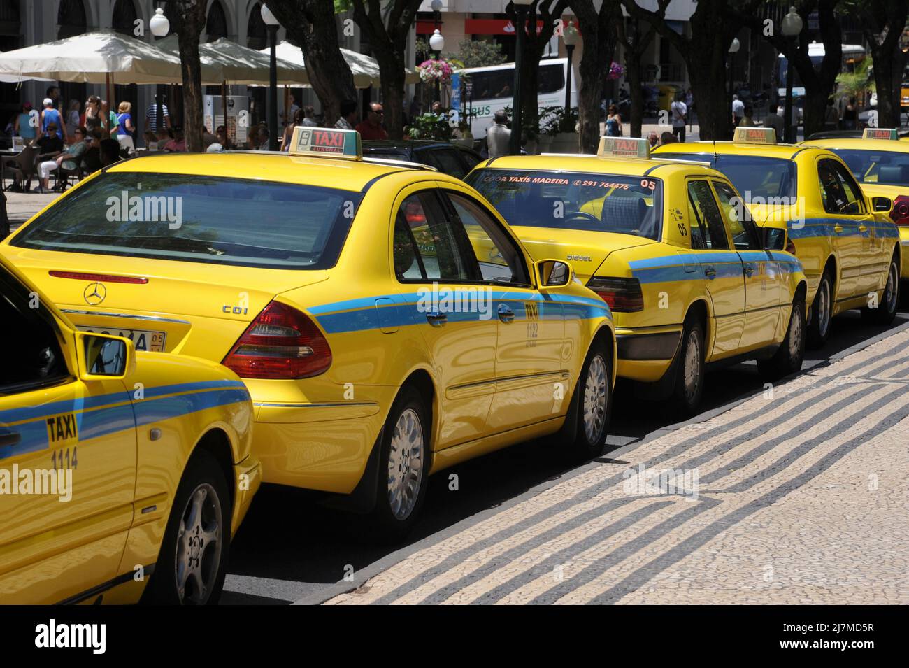 Portugal taxi hi-res stock photography and images - Alamy