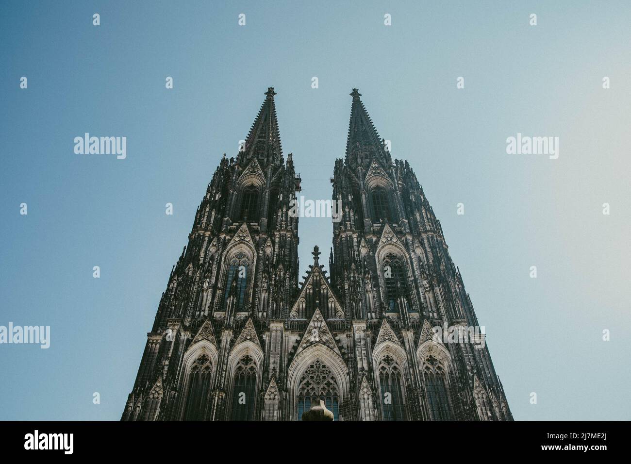 Looking up at the Kölner Dom (Cologne Cathedral) Stock Photo