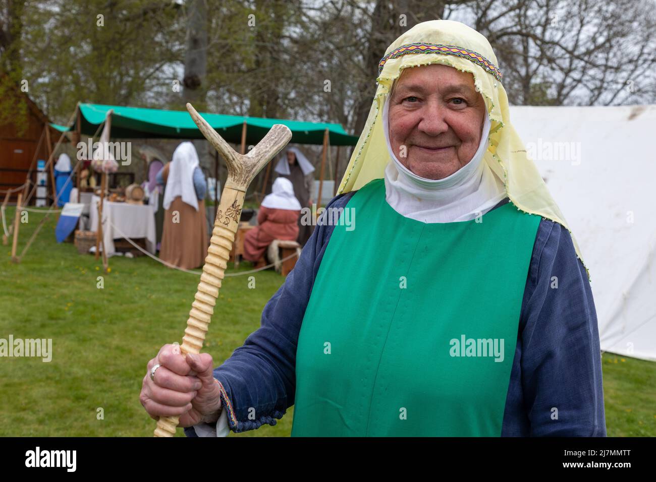 A Woman In Medieval Costume At Synie Pałace Scotland Stock Photo - Alamy
