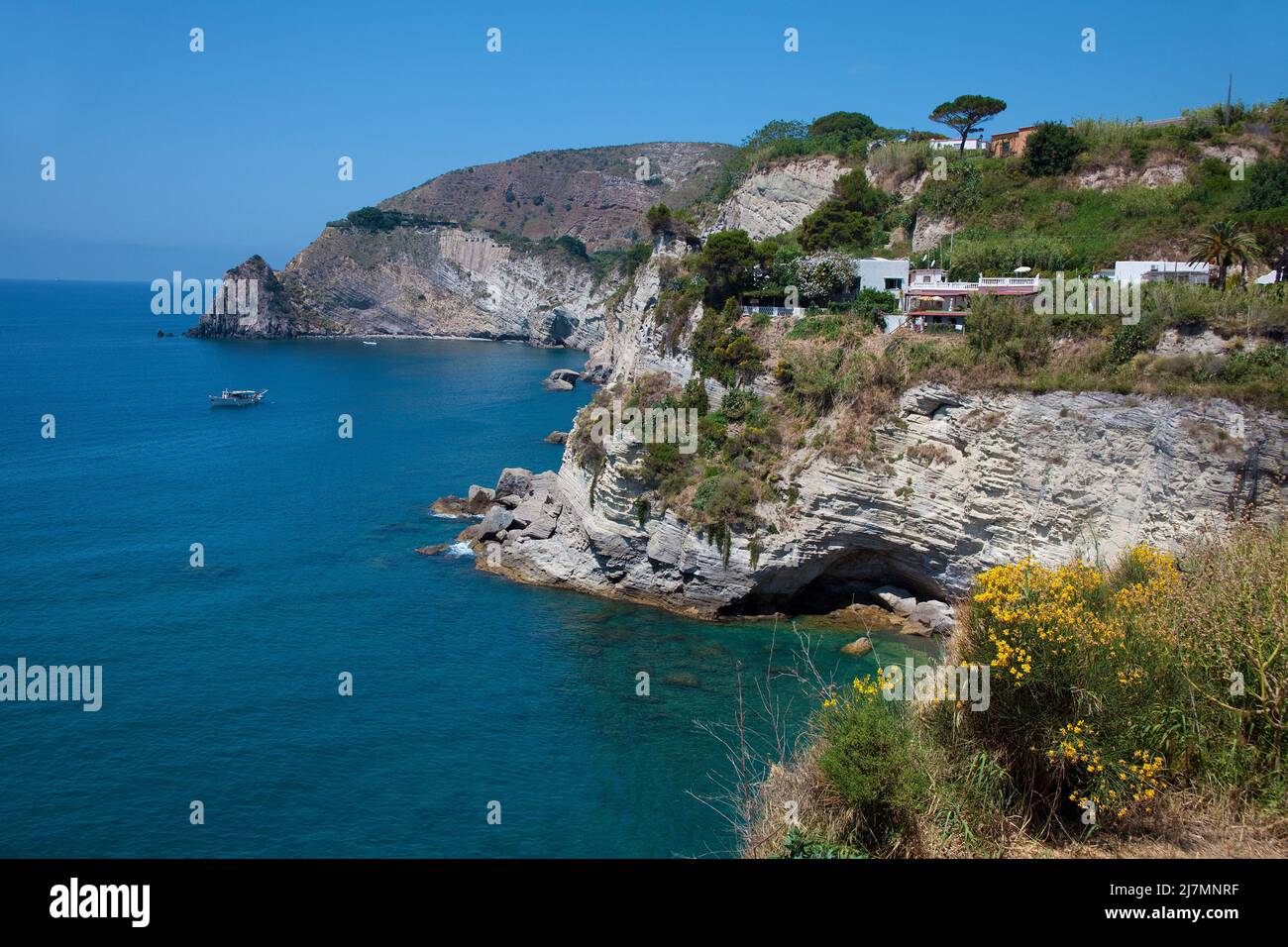Blick auf die malerische Kueste beim Fischerdorf Sant' Angelo, Ischia, Golf von Neapel, Kampanien, Italien, Mittelmeer, Europ Stock Photo