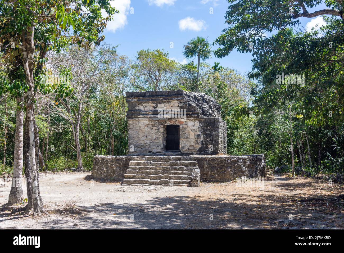 Nohoch Nah (Casa Grande), San Gervasio Maya archaelogical site, Cozumel, Quintana Roo, Mexico Stock Photo