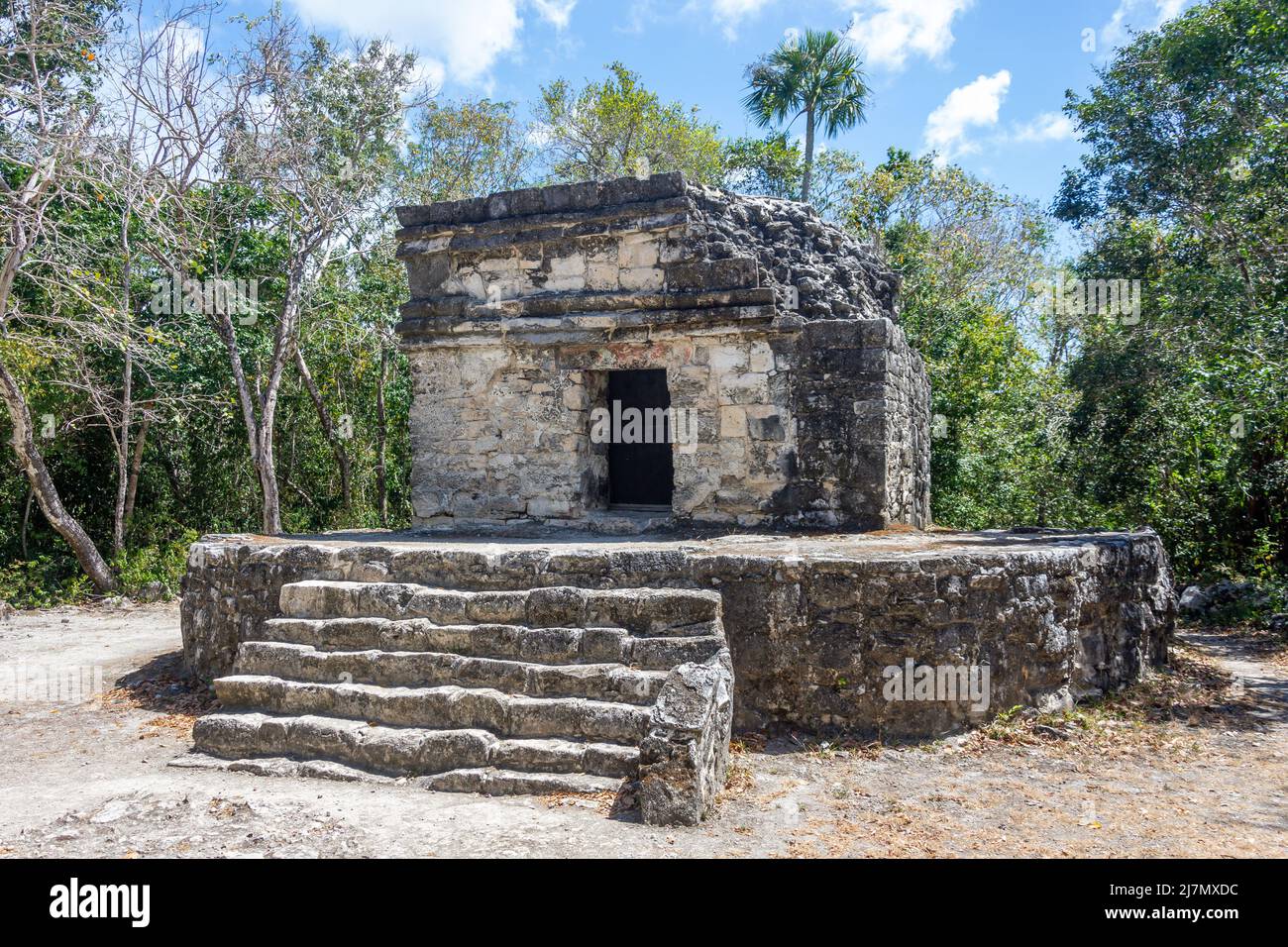 Nohoch Nah (Casa Grande), San Gervasio Maya archaelogical site, Cozumel, Quintana Roo, Mexico Stock Photo