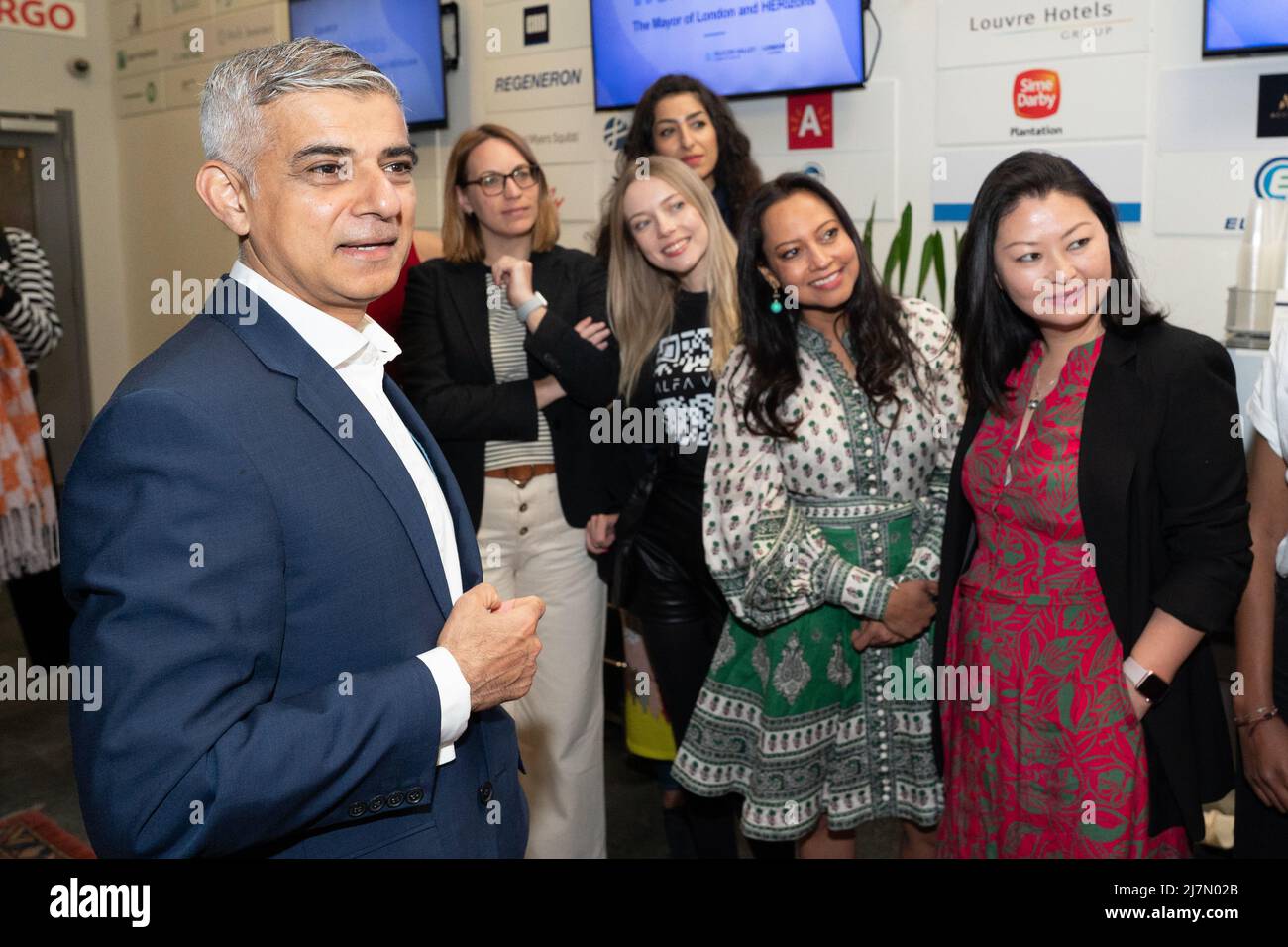 Mayor of London Sadiq Khan meets Female Founders of London & Partners’ trade mission at Plug & Play in Silicon Valley in California. Plug & Play is a global corporate innovation platform connecting start-ups, corporations & venture capital firms. The mayor is on a 5 day visit to the US in a bid to boost London's tourism industry. Picture date: Tuesday May 10, 2022. Stock Photo