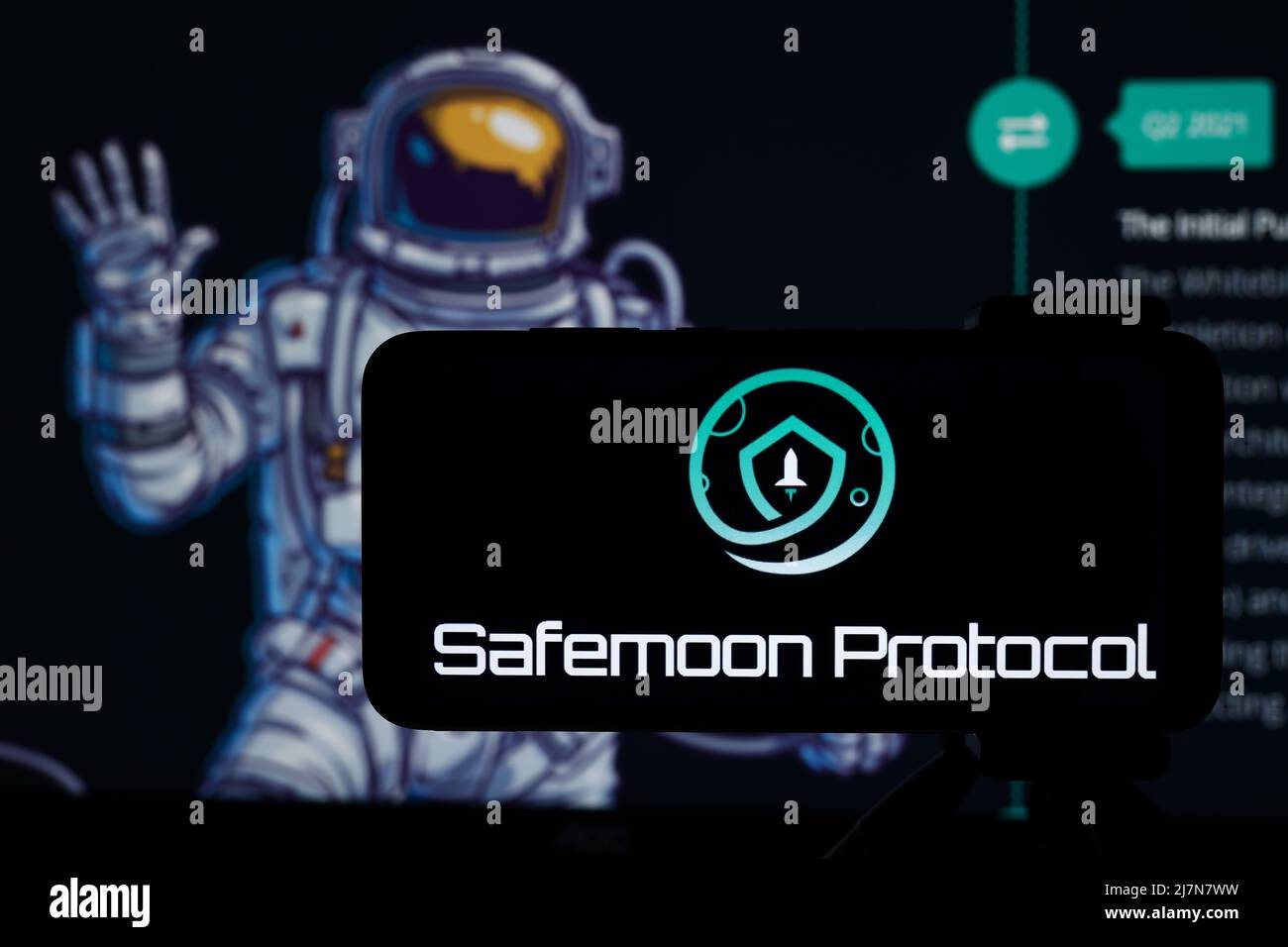 Safemoon cryptocurrency hi-res stock photography and images - Alamy