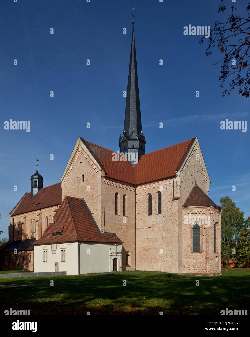 Doberlug-Kirchhain Niederlausitz ehem Zisterzienser-Klosterkirche  St Marien 1184- um 1250 erbaut 77848 von C Weber 1905-09 durchgreifend erneuert Ans Stock Photo